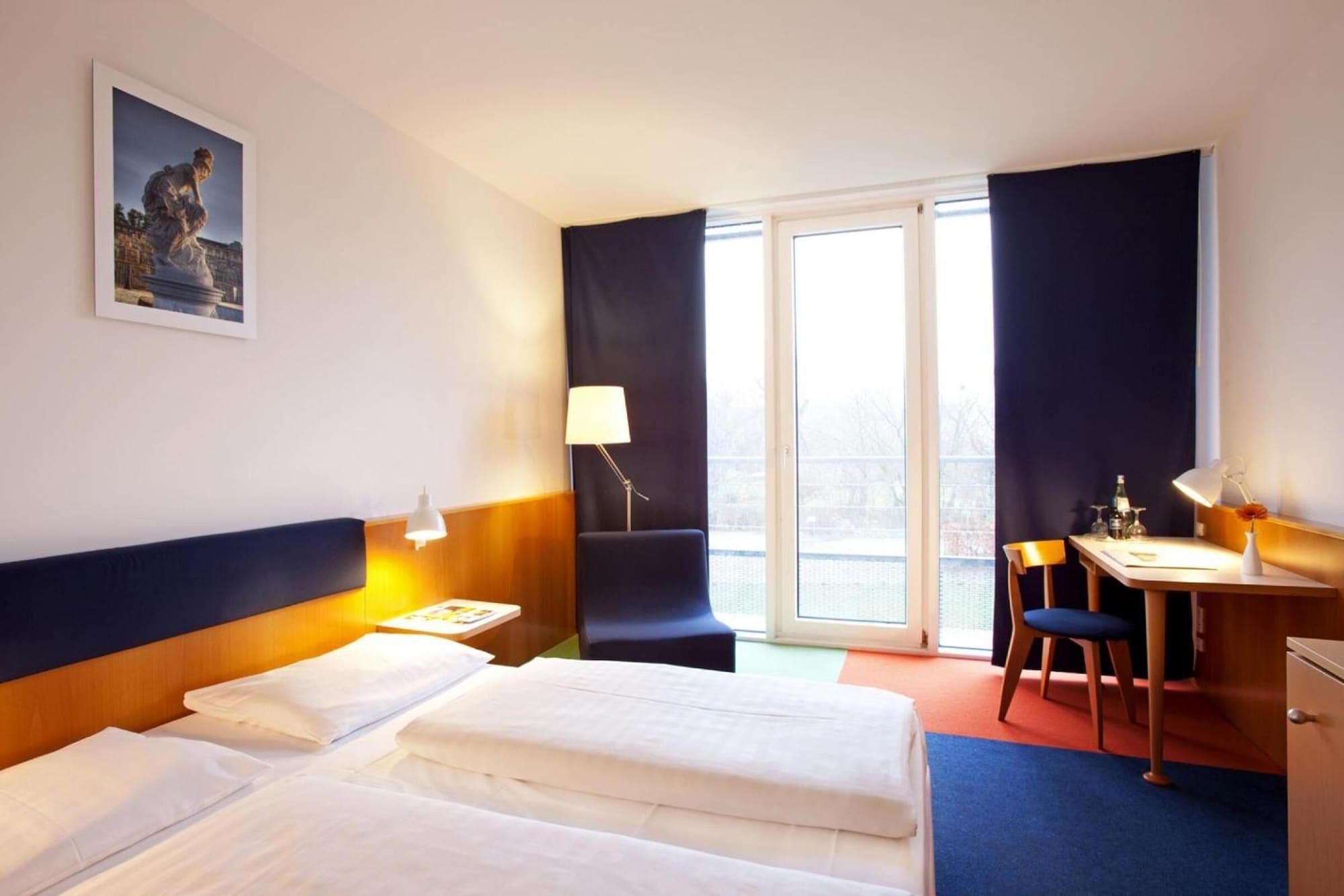Vienna House By Wyndham Havelufer Potsdam Hotel Exterior photo