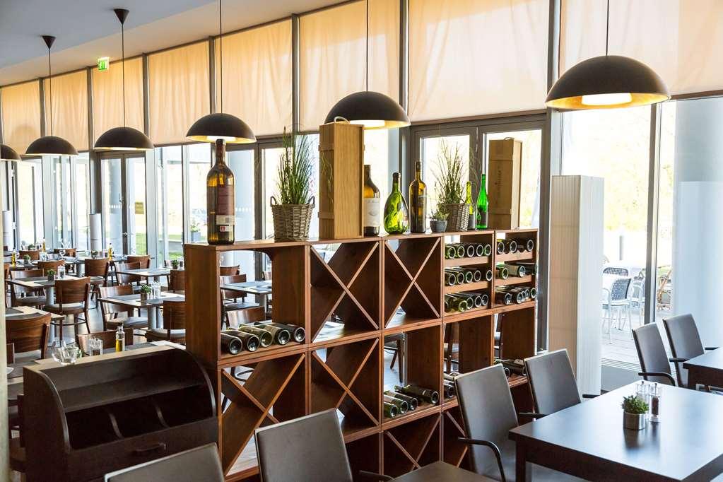 Vienna House By Wyndham Havelufer Potsdam Hotel Restaurant photo